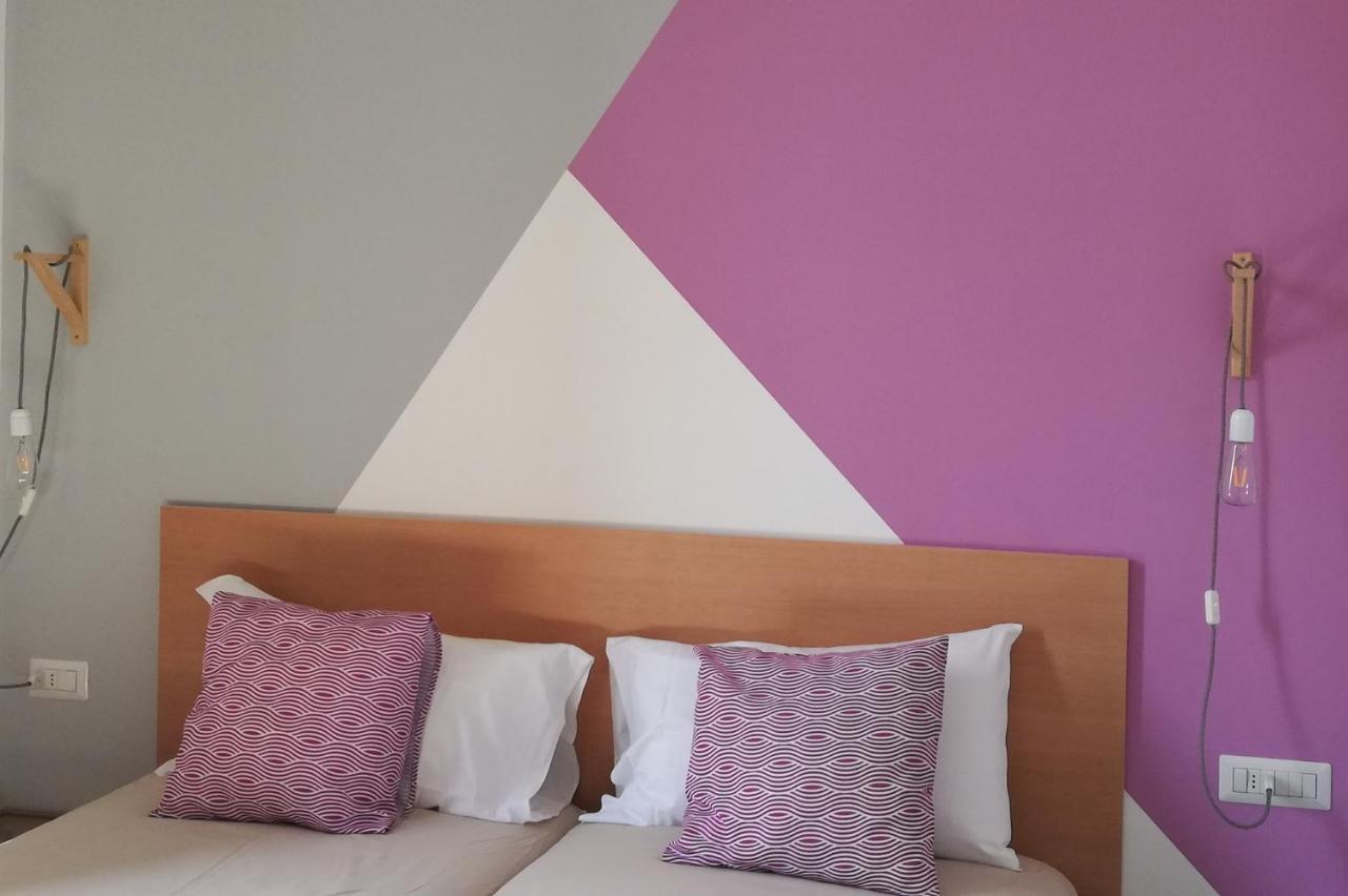 Hotel Elandra ボルディゲーラ エクステリア 写真